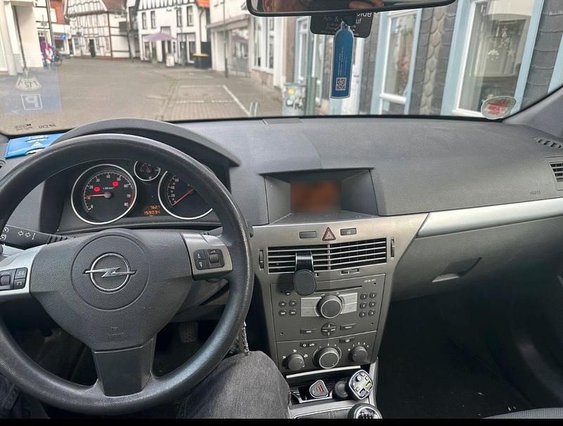 Gebraucht Opel Astra 90 PS (66 kW) 2005 Schwarz Limousine