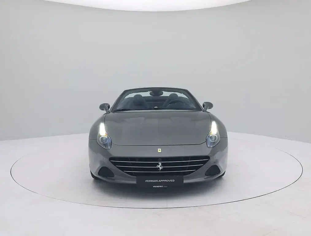 Gebraucht Ferrari California 560 PS (411 kW) 2015 Grigio silverstone 740 Cabrio
