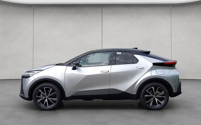 Neu Toyota C-HR 224 PS (164 kW) 2025 Shimmering silver metallic/schwa SUV