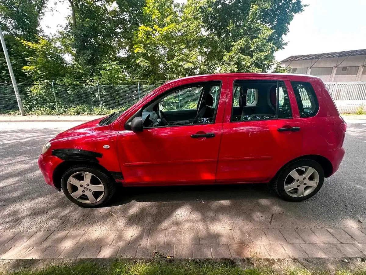 Gebraucht Mazda 2 75 PS (55 kW) 2004 Rot Kleinwagen