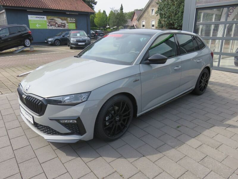 Grau Neu 2024 Skoda Scala Monte Carlo Kleinwagen | 29.570 € (Teuer) - Bild 1/4