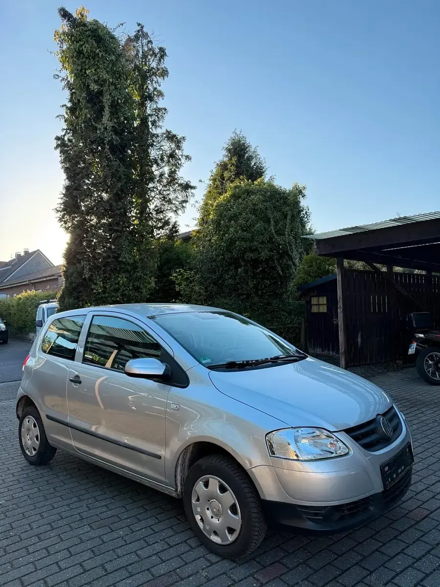 Używany VW Fox 60 KM (44 kW) 2006 Srebrny Hatchback