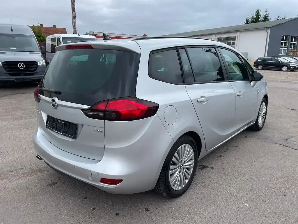 Gebraucht Opel Zafira 131 PS (96 kW) 2017 Silber Van / Kleinbus