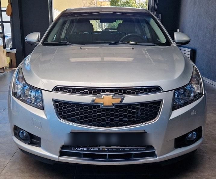 Grau Gebraucht 2013 Chevrolet Cruze Kleinwagen | 4.700 € - Bild 1/4