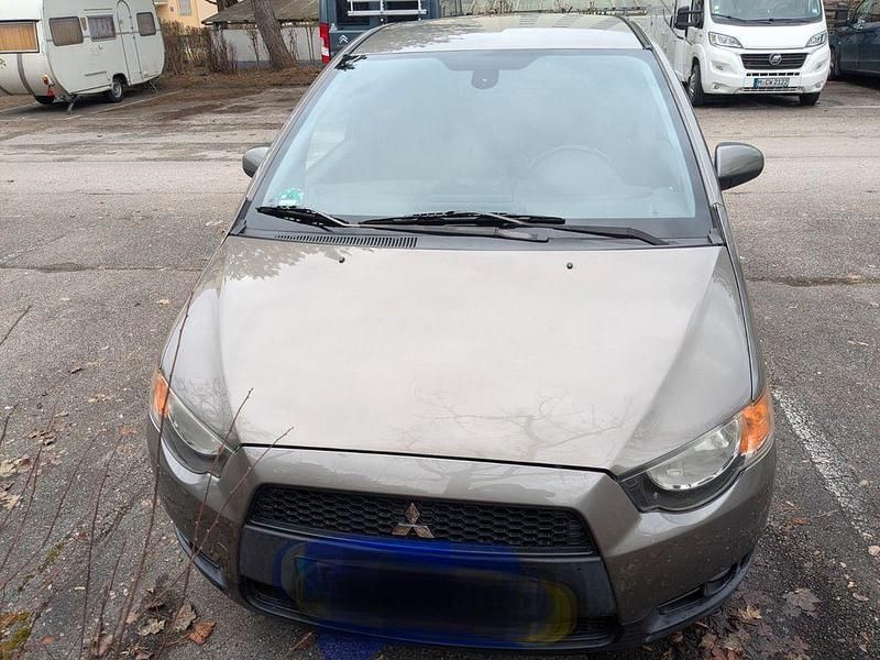 Gebraucht Mitsubishi Colt Inform 95 PS (69 kW) 2010 Kleinwagen
