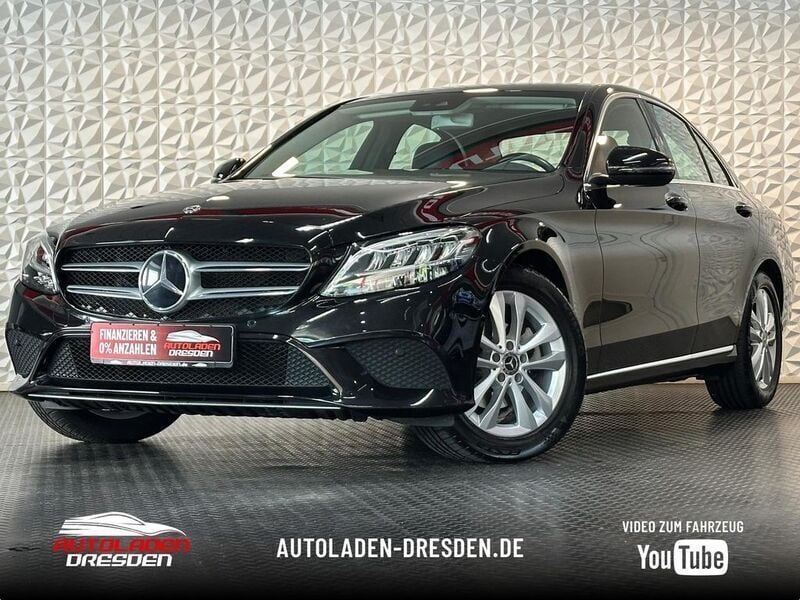 Schwarz Gebraucht 2019 Mercedes C180 Avantgarde Limousine | 20.999 € (Superpreis) - Bild 1/4