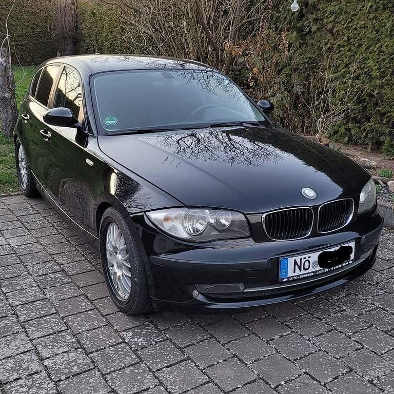Gebraucht BMW 116 122 PS (89 kW) 2008 Schwarz Kleinwagen