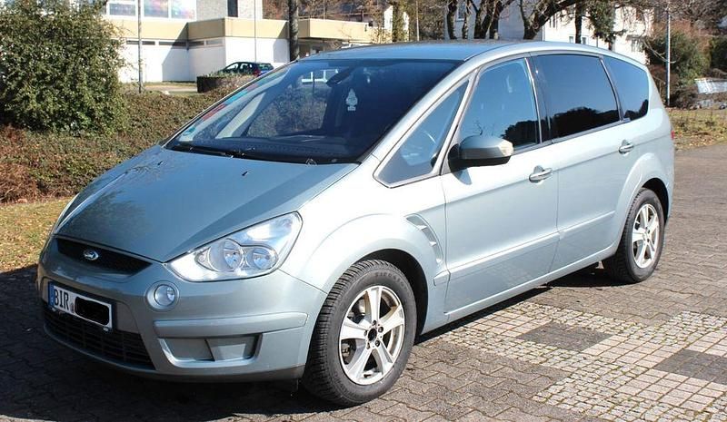 Gebraucht Ford S-MAX Titanium 140 PS (102 kW) 2009 Silber Van / Kleinbus