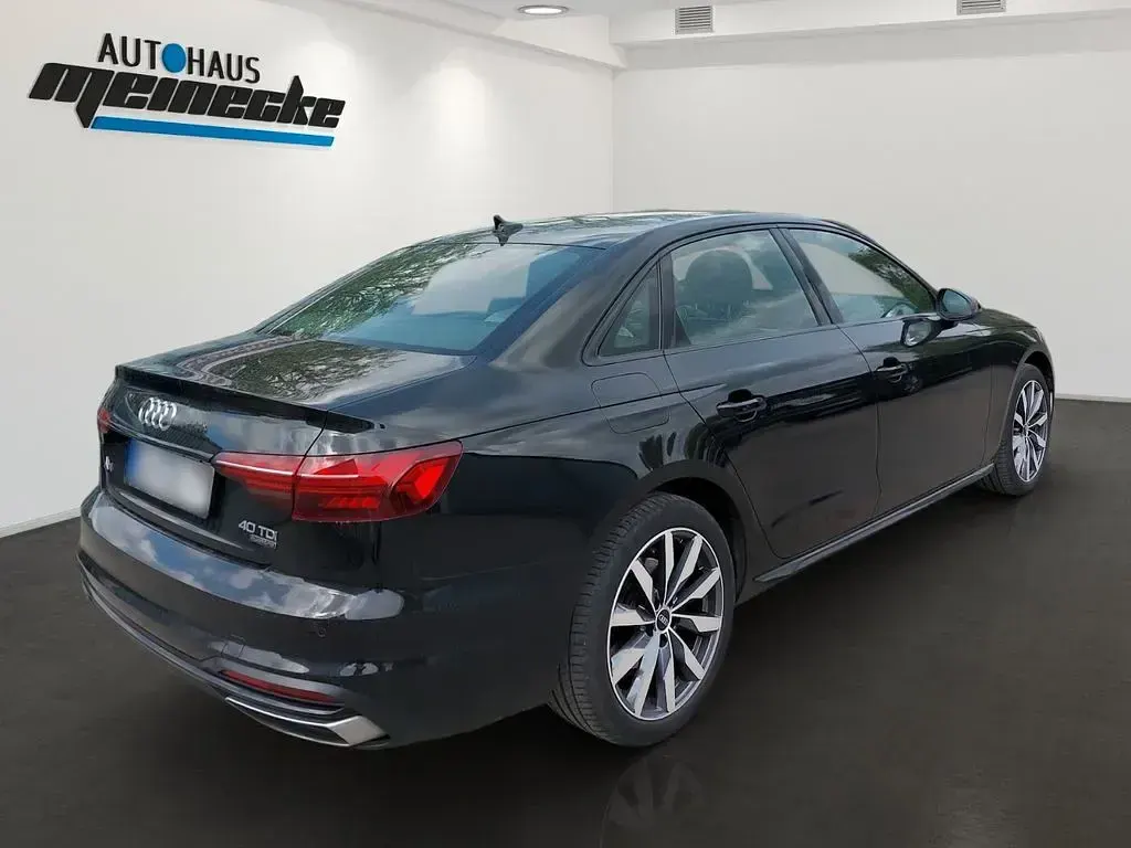 Gebraucht Audi A4 Advanced 204 PS (150 kW) 2021 Mythosschwarz Limousine