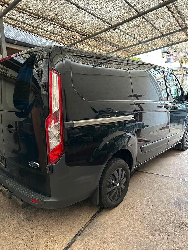 Gebraucht Ford Transit Custom 125 PS (91 kW) 2016 Schwarz Van / Kleinbus