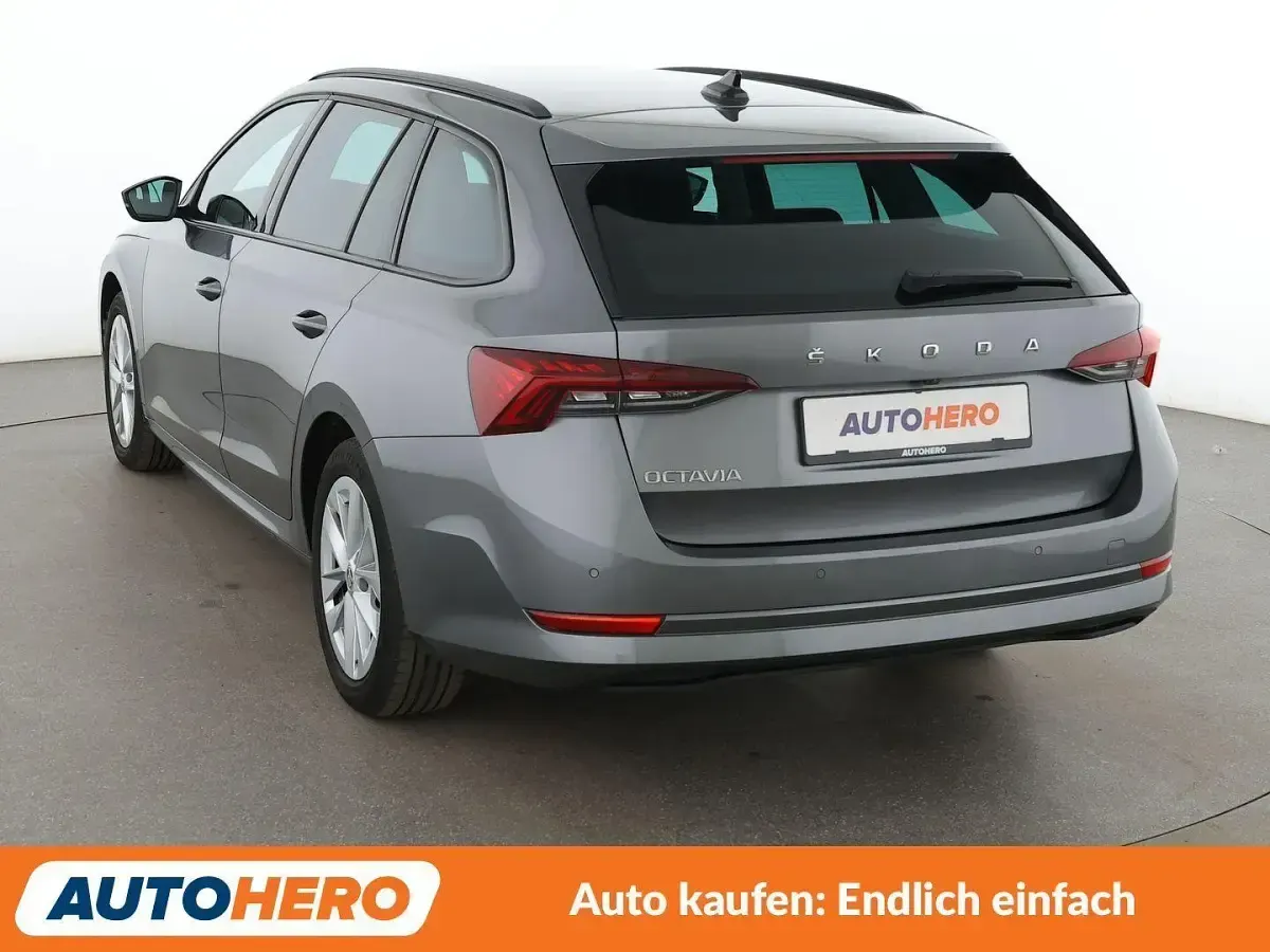 Gebraucht Skoda Octavia Ambition 150 PS (110 kW) 2022 Grau Kombi