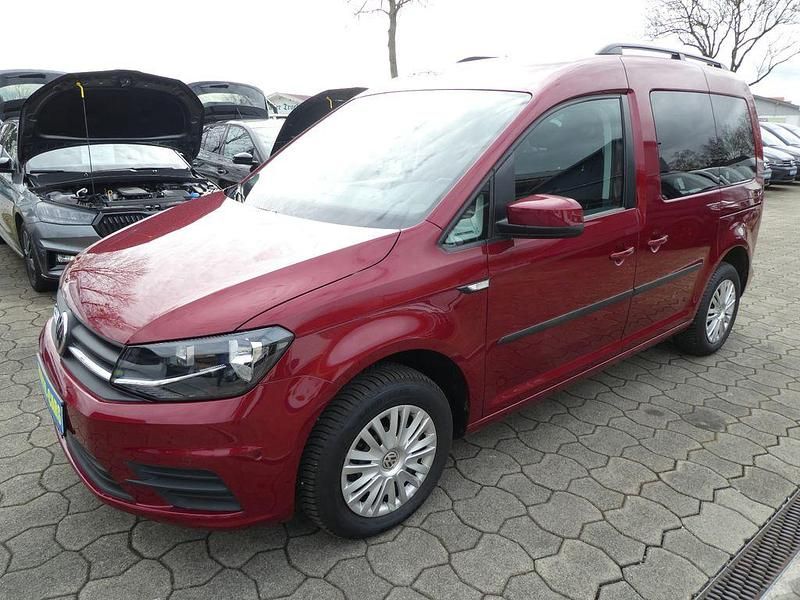 Gebraucht VW Caddy Trendline 102 PS (75 kW) 2020 Rot Van / Kleinbus