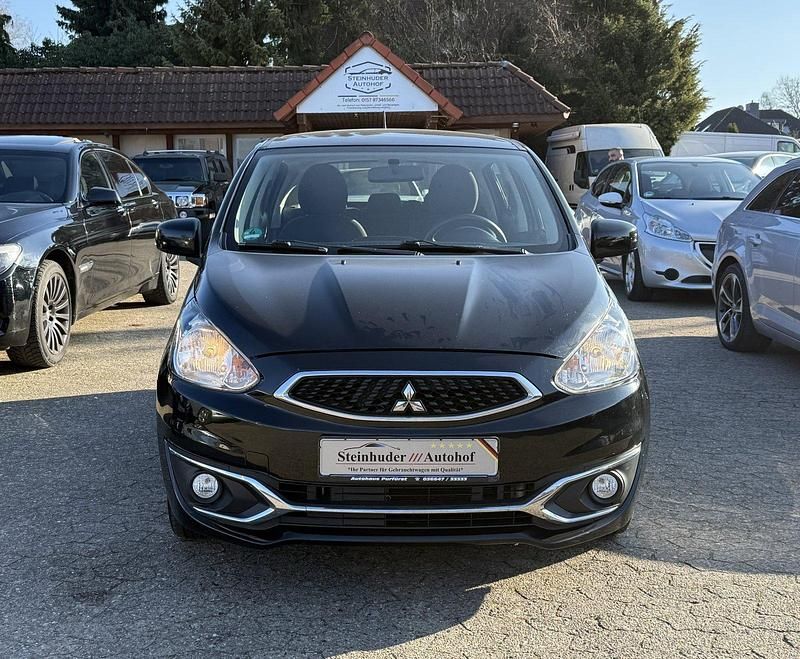 Gebraucht Mitsubishi Space Star 71 PS (52 kW) 2018 Schwarz Kleinwagen