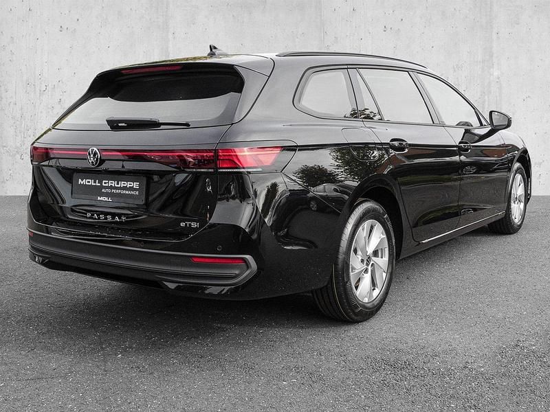 Gebraucht VW Passat 150 PS (110 kW) 2025 Schwarz Kombi