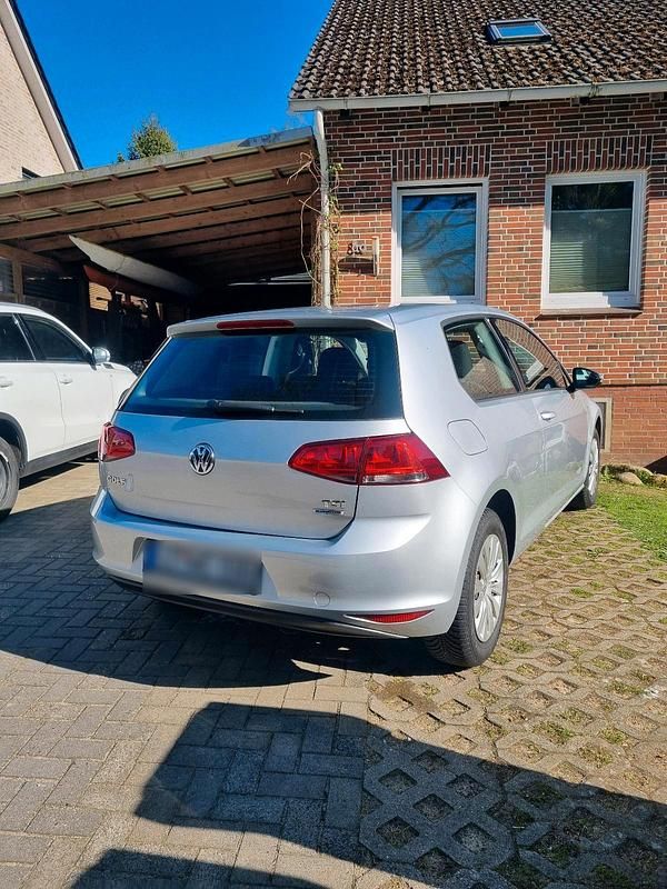 Gebraucht VW Golf VII 85 PS (62 kW) 2015 Silber Limousine