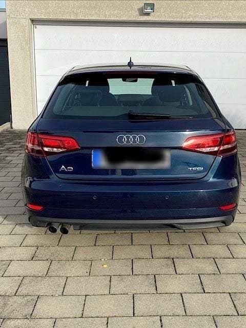 Gebraucht Audi A3 150 PS (110 kW) 2018 Blau Limousine