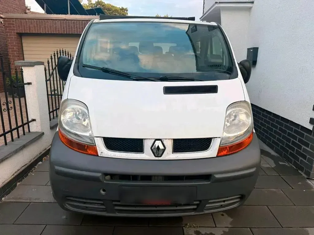 Gebraucht Renault Trafic 101 PS (74 kW) 2005 Weiß Van / Kleinbus