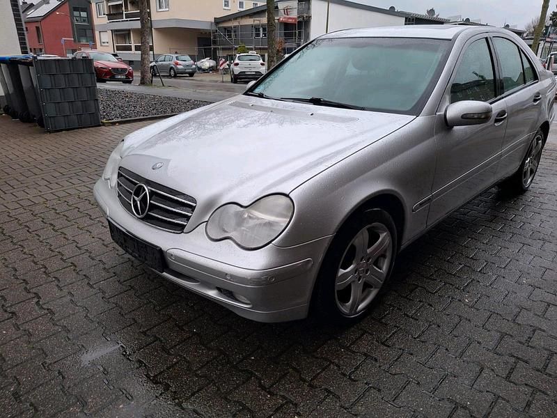 Gebraucht Mercedes C240 170 PS (125 kW) 2003 Silber Limousine