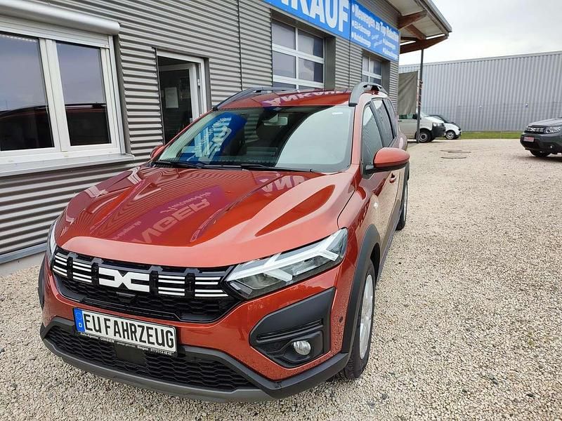 Second-hand Dacia Jogger Expression 110 CP (80 kW) 2024 Maro Monovolum