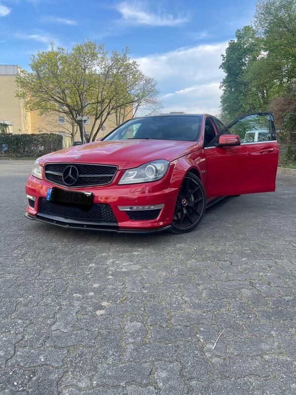 Rot Gebraucht 2013 Mercedes C63 AMG AMG Limousine | 32.000 € (Superpreis) - Bild 1/4