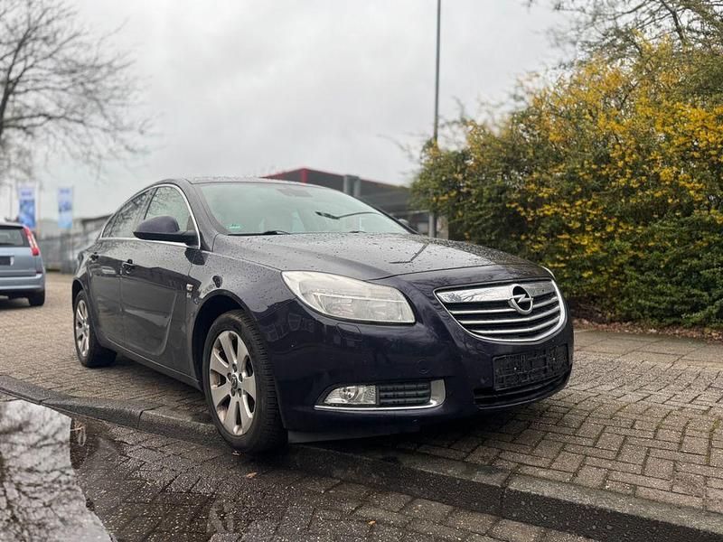 Gebraucht Opel Insignia 131 PS (96 kW) 2012 Blau Limousine