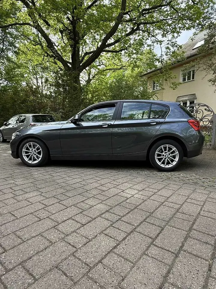 Gebraucht BMW 120 Sport Line 184 PS (135 kW) 2018 Grau Kleinwagen