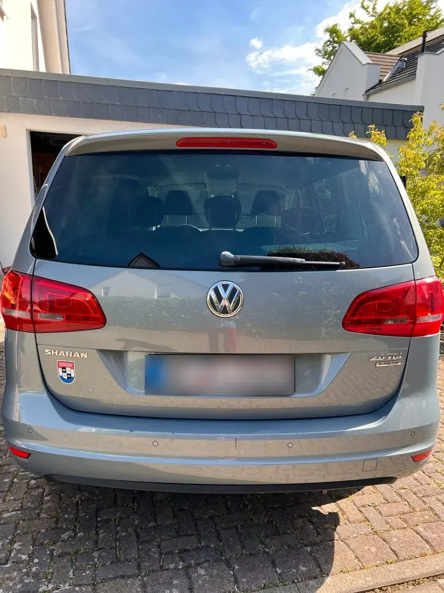 Gebraucht VW Sharan 140 PS (102 kW) 2013 Silber Van / Kleinbus