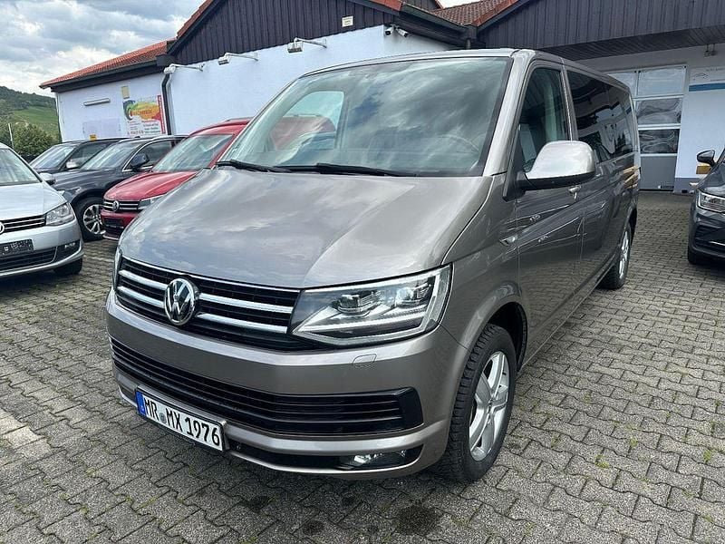 Beige Gebraucht 2015 VW Caravelle Comfortline Van / Kleinbus | 17.999 € - Bild 1/4