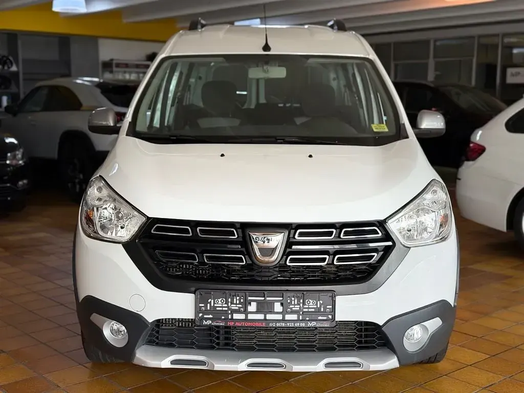 Gebraucht Dacia Dokker Stepway 131 PS (96 kW) 2020 Weiß Van / Kleinbus