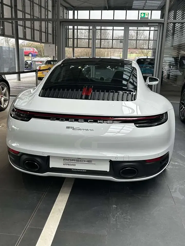 Gebraucht Porsche 911 Carrera 385 PS (283 kW) 2021 Weiß Coupé