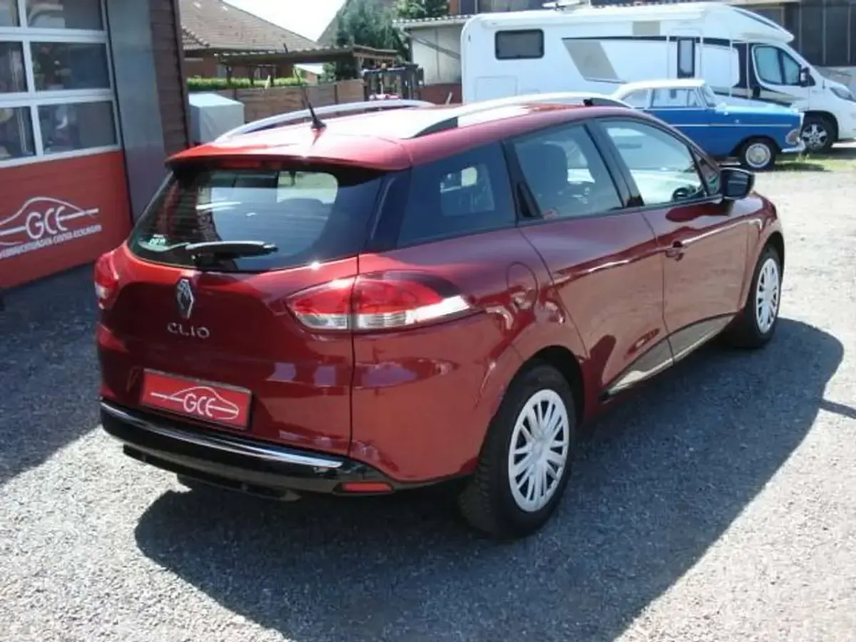 Gebraucht Renault Clio LIMITED 73 PS (53 kW) 2017 Rot intense Kombi