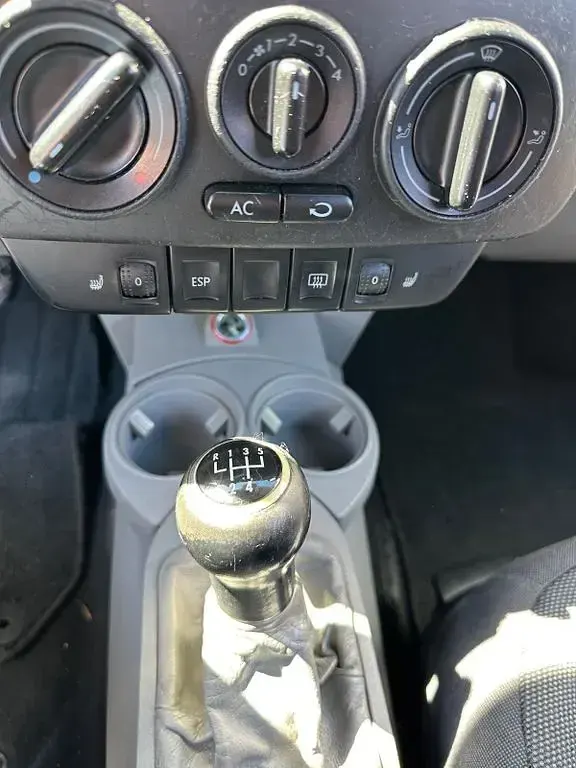 Gebraucht VW New Beetle Highline 102 PS (75 kW) 2004 Silber Kleinwagen