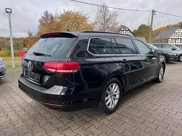 Gebraucht VW Passat Comfortline 150 PS (110 kW) 2016 Schwarz Kombi
