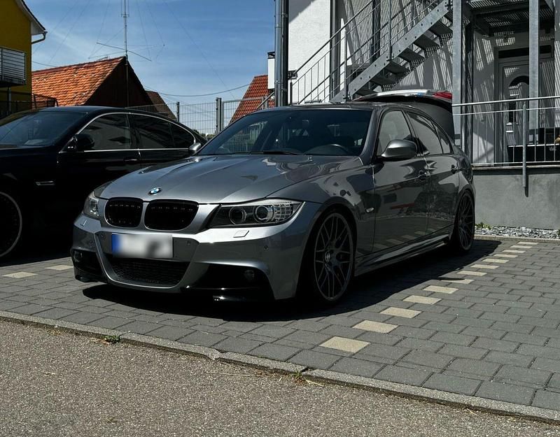 Gebraucht BMW 335 326 PS (239 kW) 2009 Silber Limousine