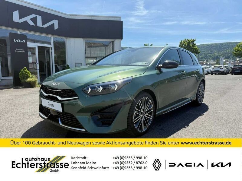 Grün Neu 2025 Kia Ceed GT-Line Limousine | 29.833 € (Guter Preis) - Bild 1/4