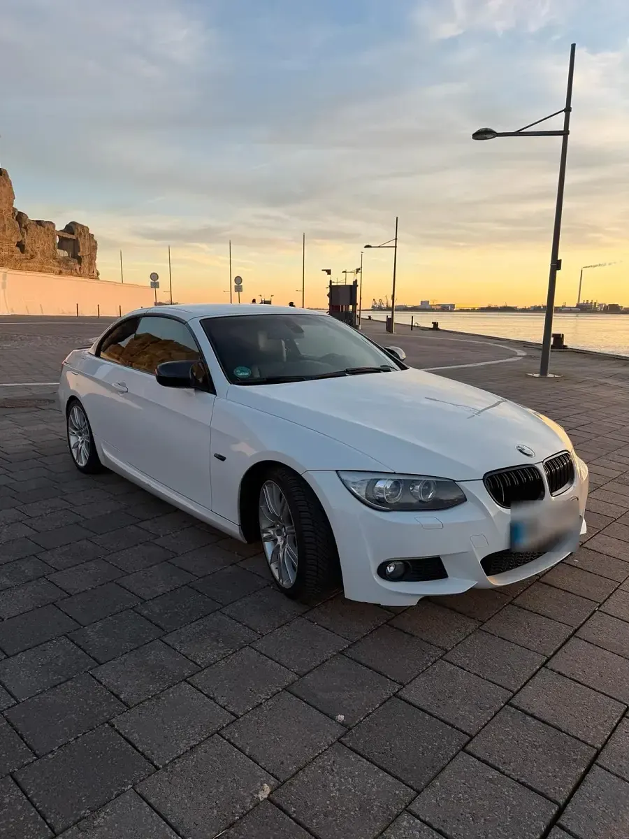 Gebraucht BMW 320 Cabriolet M Sport 184 PS (135 kW) 2012 Weiß Cabrio