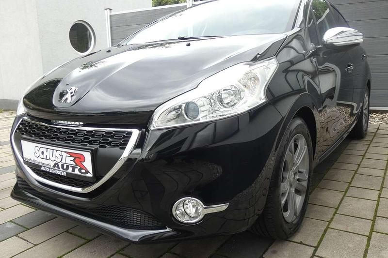 Schwarz Gebraucht 2015 Peugeot 208 Style Kleinwagen | 6.500 € (Fairer Preis) - Bild 1/4