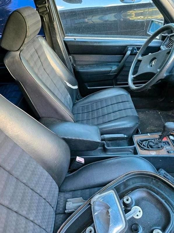 Usata Mercedes 190 1988 Nero Berlina