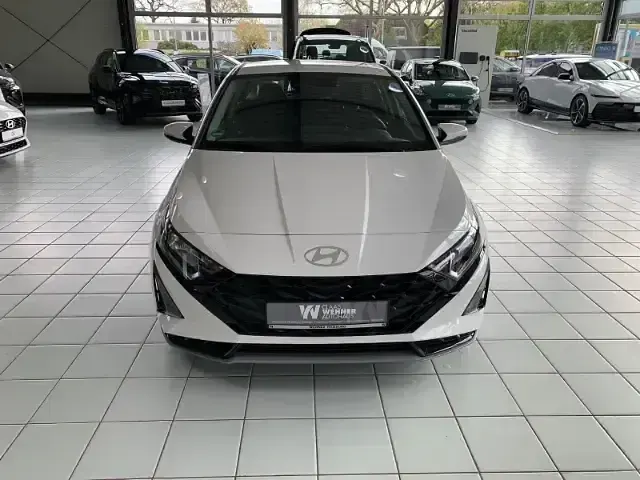 Gebraucht Hyundai i20 Select 101 PS (74 kW) 2025 Weiss Kleinwagen
