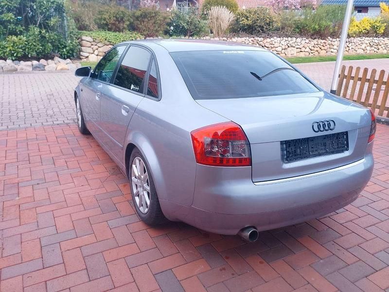 Usata Audi A4 Performance 131 CV (96 kW) 2004 Argento Berlina