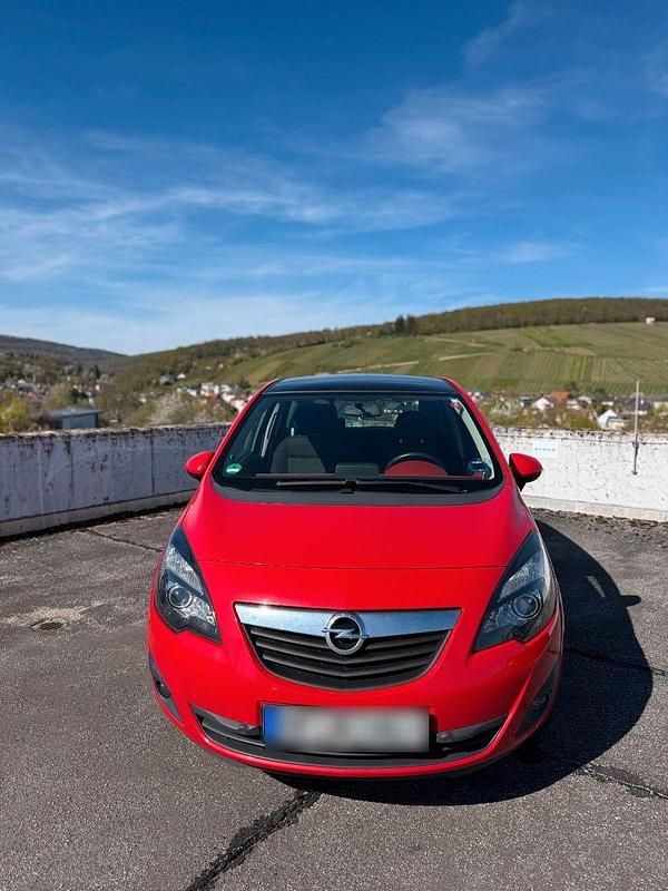 Second-hand Opel Meriva 140 CP (102 kW) 2012 Roșu Monovolum
