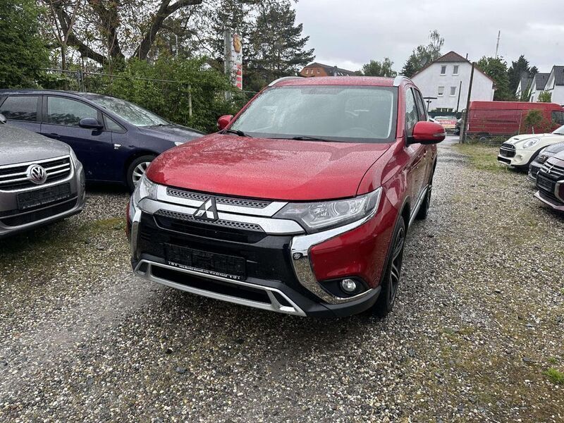 Dynamik rot (d) Gebraucht 2020 Mitsubishi Outlander Diamant Edition SUV | 15.999 € (Superpreis) - Bild 1/4
