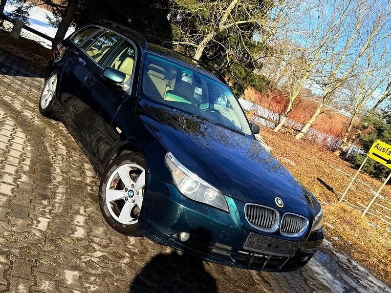 Gebraucht BMW 525 163 PS (119 kW) 2005 Grün Kombi