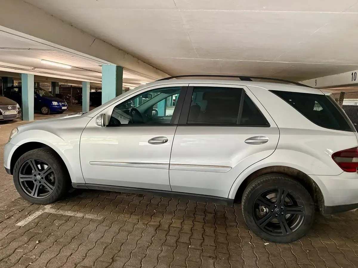 Gebraucht Mercedes ML320 224 PS (164 kW) 2005 Grau SUV