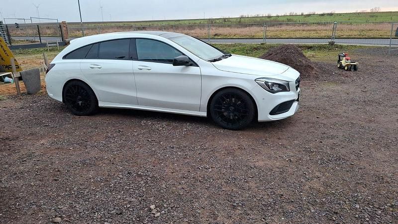 Gebraucht Mercedes CLA250 Shooting Brake 211 PS (155 kW) 2017 Weiß Kombi