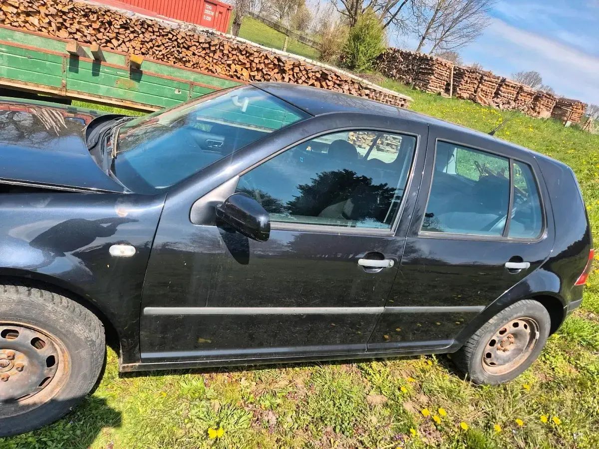 Gebraucht VW Golf IV 75 PS (55 kW) 2000 Schwarz Kleinwagen