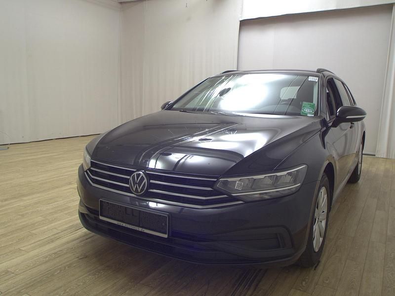 Gebraucht VW Passat 122 PS (89 kW) 2022 Schwarz Kombi