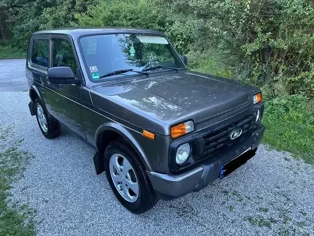 Gebraucht Lada Urban 83 PS (61 kW) 2019 Grau SUV