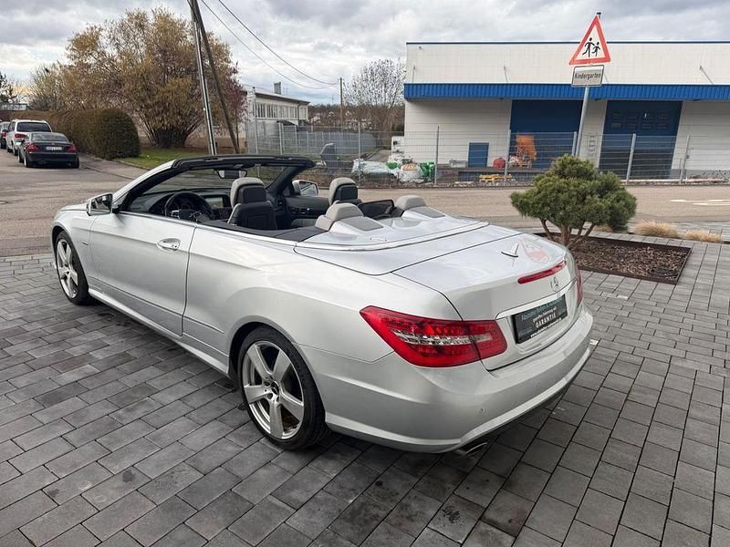Gebraucht Mercedes E350 AMG 265 PS (194 kW) 2012 Silber Cabrio