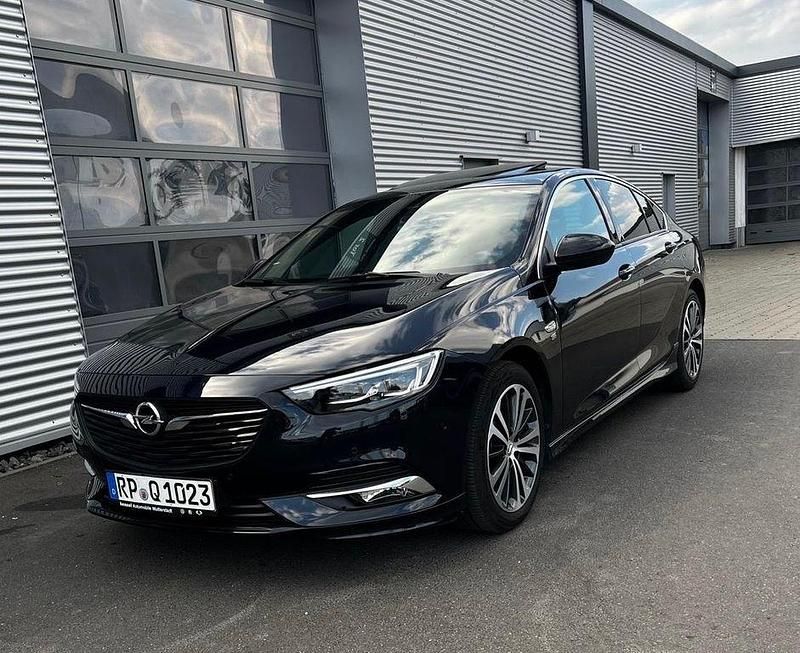 Gebraucht Opel Insignia Dynamic 165 PS (121 kW) 2017 Blau Limousine